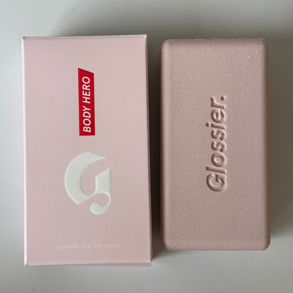 Glossier Body Hero Exfoliating Bar